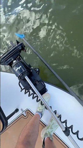 The most ergonomic trolling motor to stow and deploy! #PowerPoleMOVE | ‪@justin_menendez‬