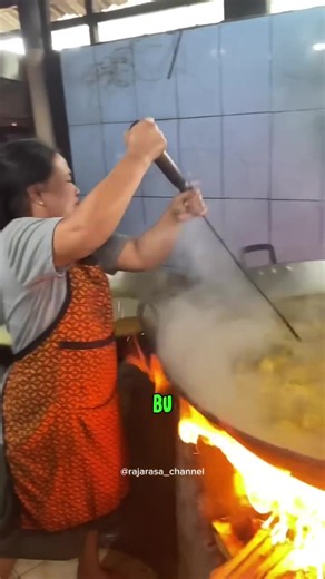 Indonesian Street Food Guide: Top Kuliner dan Jajanan Jalanan