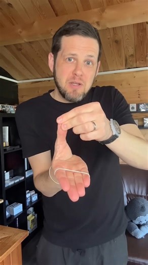 Mind blowing rubber band trick tutorial