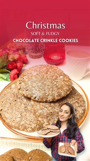 Soft & Fudgy Chocolate Crinkle Cookies | Winter & Christmas Baking | #shorts