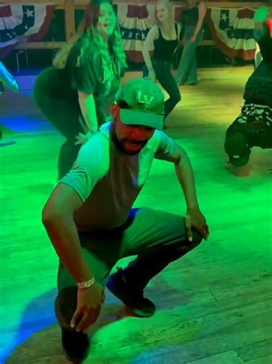 Mastering Line Dance Moves for a Smooth Experience