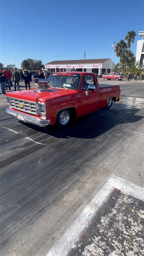 Jeff Lutz Jr does a burnout in the blown prostreet C10 at Sick Week 2026