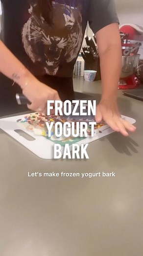10K views · 64 reactions | Frozen Yogurt Bark! The EASIEST sweet treat to make and keep on hand in the freezer. Use whatever your favorite yogurt is (Greek yogurt is the best because it holds up in the freezer well) and top it with whatever your family loves! #easyrecipe #easysnacks #holidayseason #HolidaySnacks | Jacqui Saldaña | Facebook