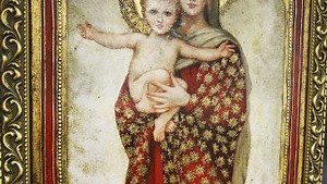 Colonial Art Gallery's entire collection on the auction block