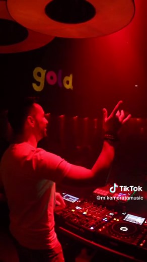 Mezcla de Los Caños y Shakira en BZRP Music Sessions 53