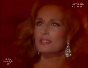80's... "Nostalgie"... #Dalida © Paroles : Pierre Bachelet et Jean-Pierre Lang / musique : Jesse Barish ☑️ Adaptation française de "Hearts", chanson initialement enregistrée par Marty Balin... ☑️ Une pensée pour Dalida, née le 17 janvier 1933... | Nostalgies 60'-70'-80'