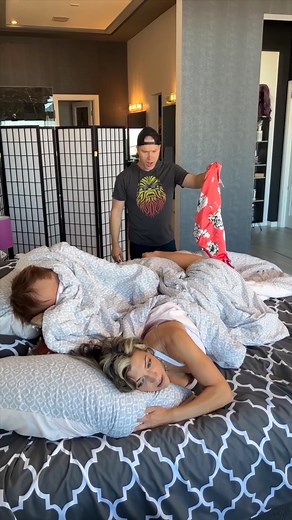 425K views · 941 reactions | Husband catches Wife cheating (Skit)  This video was produced by Network Media and Getti | Mr. Verde's Skits & Scenes | Facebook