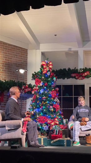 Make sure you spend the Christmas season with your family 🎄 My family: | Doctor Disney