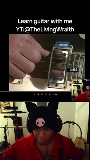 Tuning my guitar 🎸 #guitar #thelivingwraith