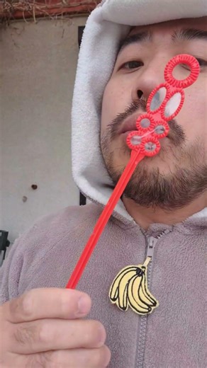 ASMR Chewing Gum eating & blowing bubbles sounds #youtubeshorts #shorts