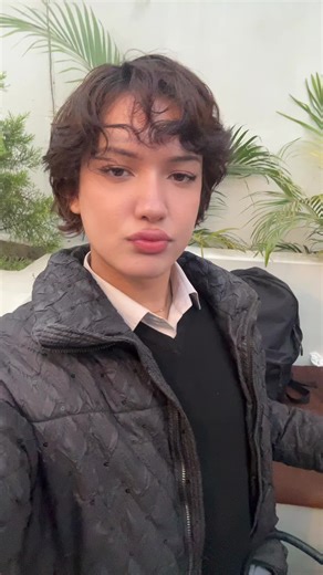 Only thing I chase is paperrr 😋🤙🏼