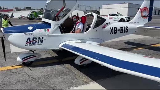 Así iniciamos nuestra experiencia en AeroExpo 2026 en Toluca. ✈️ Con la mirada al cielo, el compromiso firme y el orgullo de representar a ITAC Cada avión, cada saludo y cada momento nos recuerda por qué hacemos lo que hacemos: formar a quienes están listos para despegar. Esto apenas comienza. #ITAC #AeroExpo2026 #ElCieloNoTieneLimites #dondeseformanlosmejores