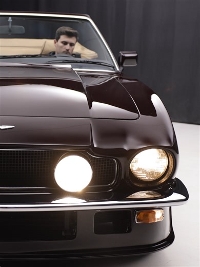 Aston Martin DB9 Volante: Luxe et Performance V12