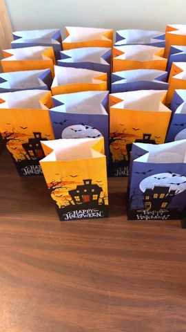 Iconikal Halloween Treat Paper Bags 40-Pack Trick or Treat