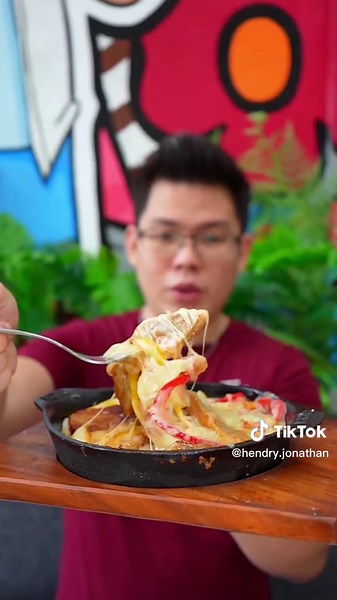 Bakso Rusuk Joss: Makin Seru Saat Menikmati Bakso Super Besar!