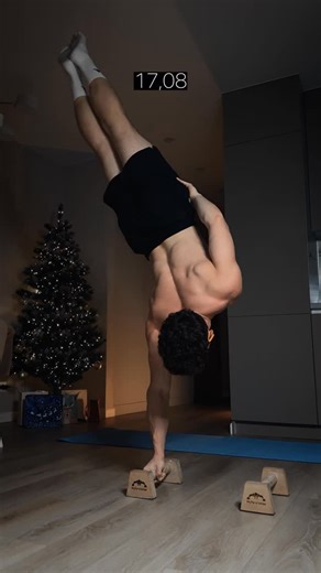 Nikolai Polupanov on Instagram: "Next time — let’s aim for 30 seconds? 🤔🤸‍♂️ #calisthenics #handstand #gymnastics"