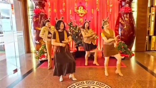 Kickick 2026 马年大吉 🐴🍊🧧🧨 Kickick Line Dance 祝福大家：- 2026 马年大吉，马年行大运，阖家安康！ 祝全家团圆美满，健康平安！ | Kickick Line Dance