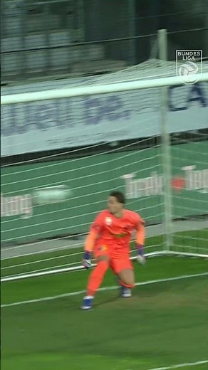 🤯 Italiano scores with a volley from 20 meters! Goal of the 24th round
