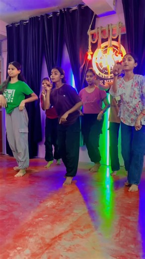 THE NIKHIL'S DANCE CLASSES | O Dholna @the_nikhils_dance_classes #instagram #trendingreels #dancevideo #dancechallenge #artist #dancestudio #thenikhilsdanceclasses... | Instagram