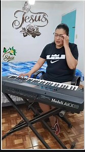 14 reactions | #pianomedeli akx10 MEDELI AKX10 #alabanza #musicoscristianos Dame un nuevo corazón ❤️ | Silvia Betancourt | Facebook