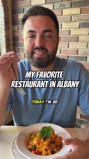 This is truly a special review, as today I’m sharing one of my favorite places to have dinner since I discovered them at the end of 2019. Today we are at @barcelonarestaurantalbany . This is a mix between a Spanish and Italian restaurant with the owner Minerva running the front of the house and Chef Paul running the kitchen. They are ALWAYS there, which is the reason why the food quality stays so consistently amazing. ❤️ During Covid, as everyone knows, the world shut down. Space in restaurants 