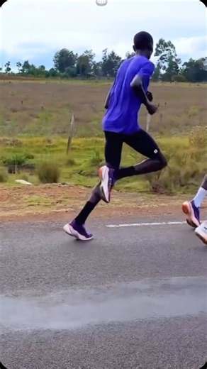 Performance Coach ⚽️ | Brandon Brelsford on Instagram: "Your ceiling of achievement will always be low if you can only run like this 🤦‍♂️ Many athletes run and sprint like that, even when trying to move fast. Maybe this runner is purposely running at a slower pace but we can learn a lot from this. Notice the lack of femur rotation she has. When the shin drops, you want your femur to rotate over the top. Both these rotations allow us to have a faster and bigger stride, as seen with the other run