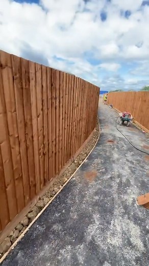 R&C fencing provides multiple options of fencing from: •featherage •panels •concrete posting And more! Drop us a dm to get started on your hassle free quote!✅ | R&C fencing