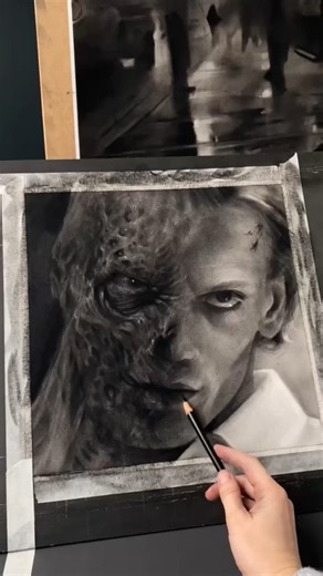 Graphite Drawing Art Gallery on Instagram: "Pencil drawing of a Stranger Things character by artist @gens_illustration — a dark and intense portrait that powerfully captures duality and inner conflict. Through precise pencil work and dramatic contrast, the artist brings out texture, emotion, and atmosphere, transforming a familiar character into a strikingly raw and cinematic study. Artist: @gens_illustration #pencildrawing #portraitdrawing #fanart #strangerthings #strangerthingsart"