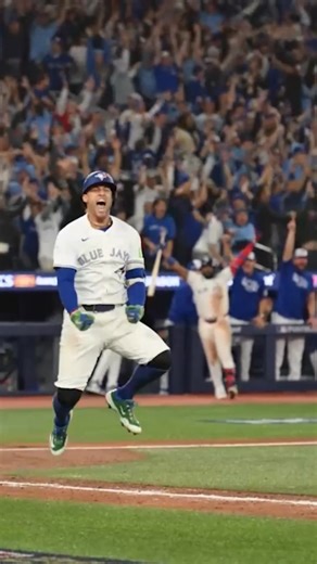 Au revoir, baseball! ⚾️ Here's the French call of George Springer's pennant-winning blast. 🔊 | MLB