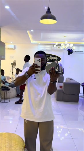 DarlingTee Phones📱👑 on Instagram: "Sweetsweet deals available today #darlingteephones #iphone17series #sweetdeals #iphone17promax #iphone17 #instagram #explore #fyp #trend #iphoneplug #iphone17air #sweetsweetfamily"