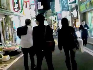 高田馬場駅頭と栄通りの夜