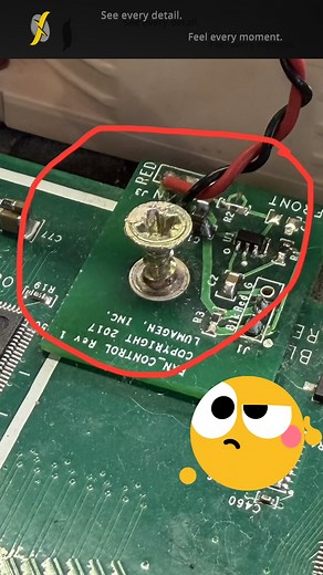 Does poor ground connection degrade audio quality? We opened the device after noticing a drop in audio performance — and were surprised by what we found😳. Someone had tried to repair a connection using a screw, which resulted in a functional but poor and unstable contact.🤔 In this video, we show how to properly restore the contact and explain why such a bad connection can have such a noticeable impact on audio performance.👍 —————————————————————————— Wir öffneten das Gerät, nachdem wir einen