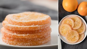 Make these for candied orange slices for Christmas with seasonal fresh oranges! Get the recipe: https://www.bakedbyanintrovert.com/candied-orange-slices/ | Baked by an Introvert