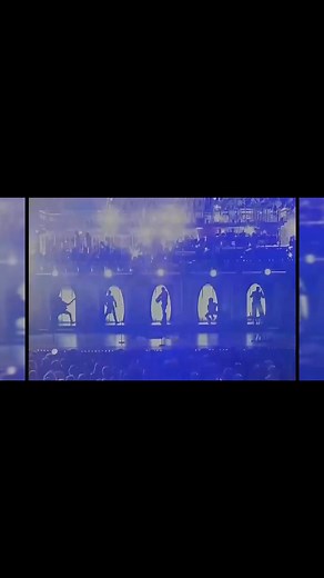 59K views · 2.9K reactions | Un día como hoy 10 de septiembre del 2001, Michael Jackson junto a sus hermanos se presentan por última vez en lo que fue una serie de dos concierto por los 30 Aniversario de carrera de Michael Jackson | Fraternidad Jacksonera | Facebook