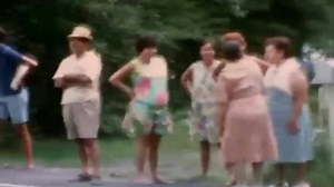 41K views · 301 reactions | Leaving a festival Woodstock 69 style! Woodstock festival August 15~18, 1969, which was 3 days of "Peace & Music" anongst other things. It was held on a 600 acre dairy farm near White Lake in Bethel, New York, 43 miles from Woodstock. #Vintage #Woodstock #Festival #TheSixties | Vintage et Industrial | Facebook