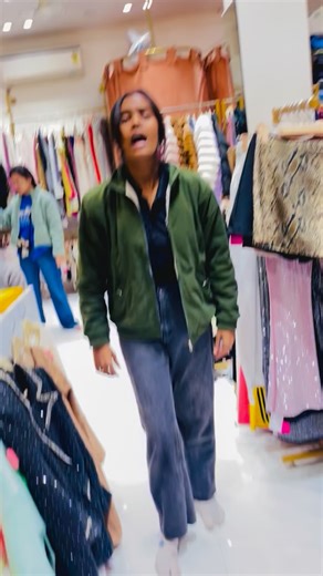 estilo by pallavi on Instagram: "Material: PolyesterPattern Type: Solid ColorDresses length: Above Knee The slit design is superb! Walking with leg lines faintly visible, breaking monotony, sexy and playful, instantly grasping the essence of relaxed dressing, easily becoming the focus of crowds for daily outings, dates and gatherings. • Three color options, suitable for various styles~Cherry blossom powder is sweet and gentle, unlocking a girlish feeling with just one click, like wearing spring 