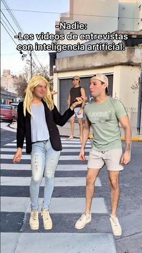 Los videos de entrevistas con inteligencia artificial.