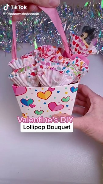 Fun DIY: Easy Lollipop Bouquet for Valentine's Day!