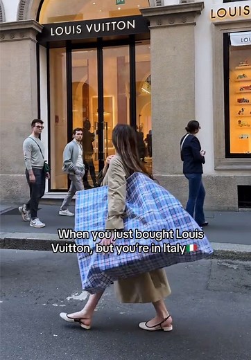Louis Vuitton Shopping in Italy!