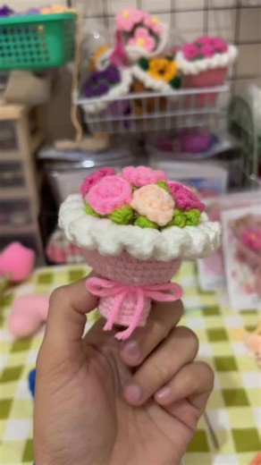 Crochet mini bouquet 💐 Small in size but bursting with love 💕 💝 #crochetflowers