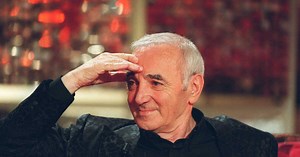 Charles Aznavour et Edith Piaf : leur relation très forte en cinq anecdotes surprenantes