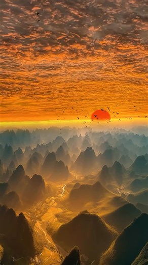 Sahanur Rahman on Instagram: "This is probably the kind of artistic conception that only Chinese people can understand ✨ #sunset #fyb"