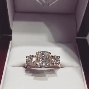 When there's a royal engagement, you recreate the ring.💍👑😍 | Diamonds Direct