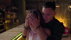 Omar busca a Marcela para llevarla con Horacio, quien está convencido de que ella no fue la culpable del homicidio de Fabián, pero fallece antes de verla 😔 #VencerElMiedo, lunes a viernes a las 8:10 a. m. MEX / 4:05 p. m. MEX, solo por #Tlnovelas o en #ViX: https://bit.ly/vixcanales | tlnovelas