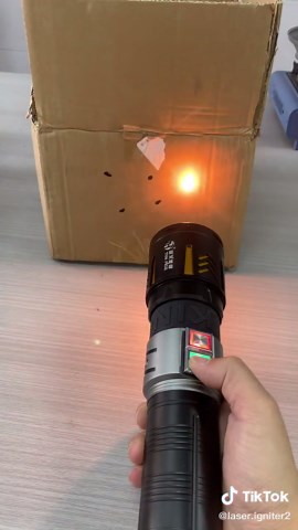 150-watt laser flashlight#laser #laserigniter #tools #tiktok #pyfツ