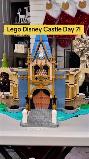 Day 7 of the Lego Disney Cinderella's castle. This one was extremely short and kind of a boring bag but they can't all be like yesterday's I suppose! #legotiktok #afol #legodisney #lego #disney
