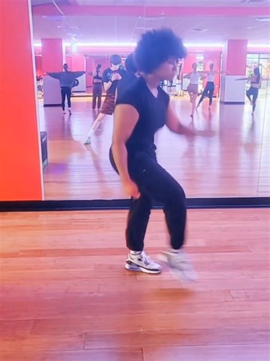 Quick Hakken Dance Moves for Hardcore Fitness Lovers