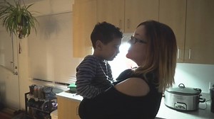 À quoi ressemble le quotidien d'une famille avec un enfant autiste? Les collègues Claudie Simard et Maxime André ont passé une journée dans la famille de Josée Létourneau dans le cadre du projet Perspectives. | ICI Mauricie Centre-du-Québec