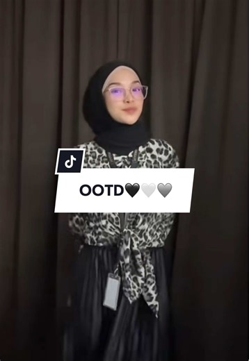 Stylish Black, White, and Gray Outfit Ideas