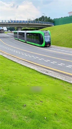 China’s Trackless Train Shocks the World #Innovation #SmartTransport #FutureTech #YTShorts